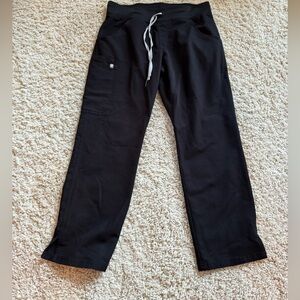FIGS KADE CARGO SCRUB PANT - Black Size Medium/PETITE